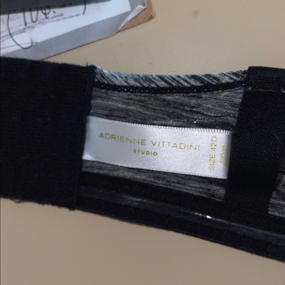 Adrienne Vittadini Textured Bandeau in Gray - Picture 5 of 6